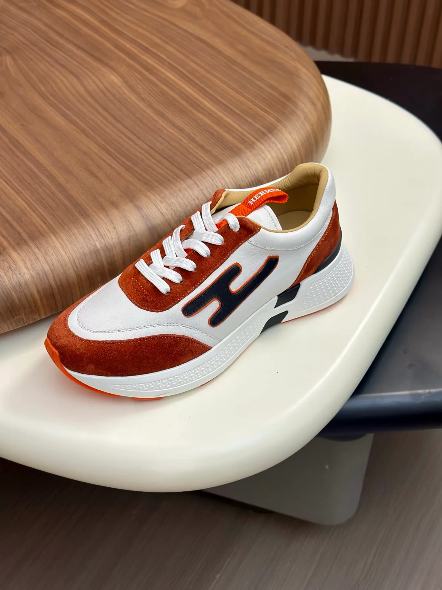 [HERMES] Hermès men's shoes 💰840💰 - High-end quality original order - Upper: 🔝 tumbled calfskin, brand canvas cloth, shoe body sewn with ´H´ pattern - Lining: water-dyed cowhide - Outsole: ultra-light T men's shoes 💰U foam rubber; two-color molded outsole - Ultra-high quality control, fine workmanship: highlighted (high-end, luxury, grade) -Size :39-44 (38, 45, can be customized)